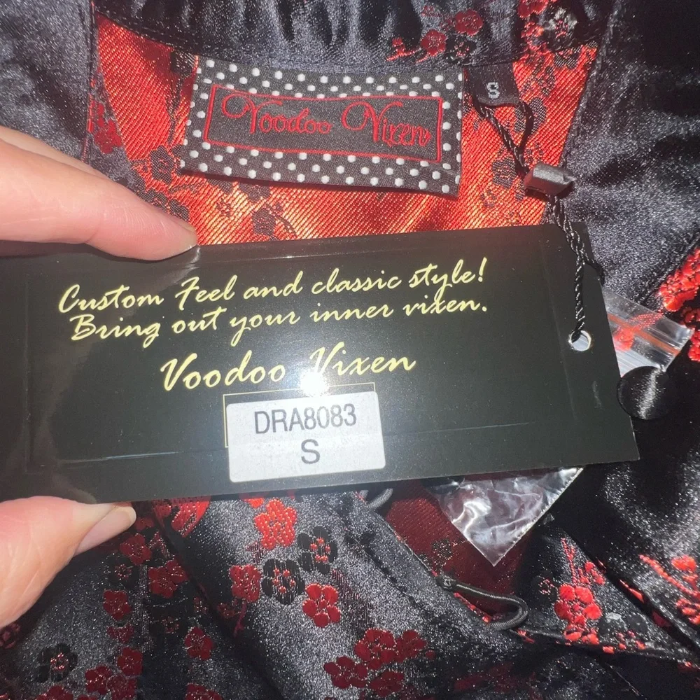 ModCloth VOODOO VIXEN Black Red Floral Brocade Fit & Flare Qipao Cheongsam NWT - Picture 4 of 4